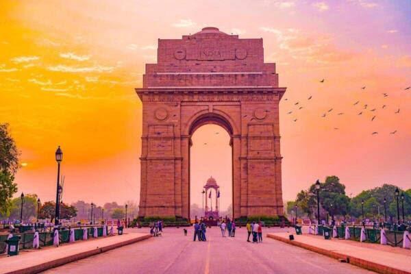Delhi to Dehradun Taxi - Gaur Transport