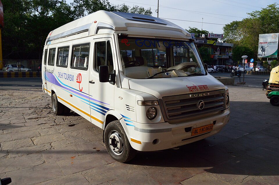 Force Urbania Luxury Van in Dehradun